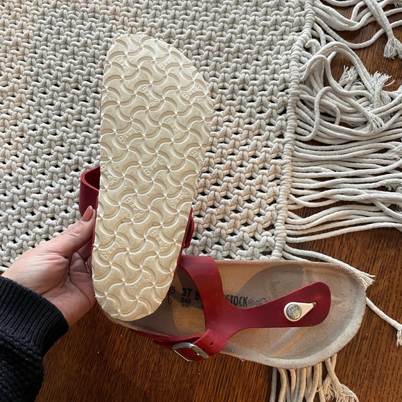 Birkenstock Gizeh Sandals - Picture 10 of 10